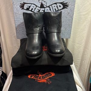 Freebird Casey - Size 8, color - black leather